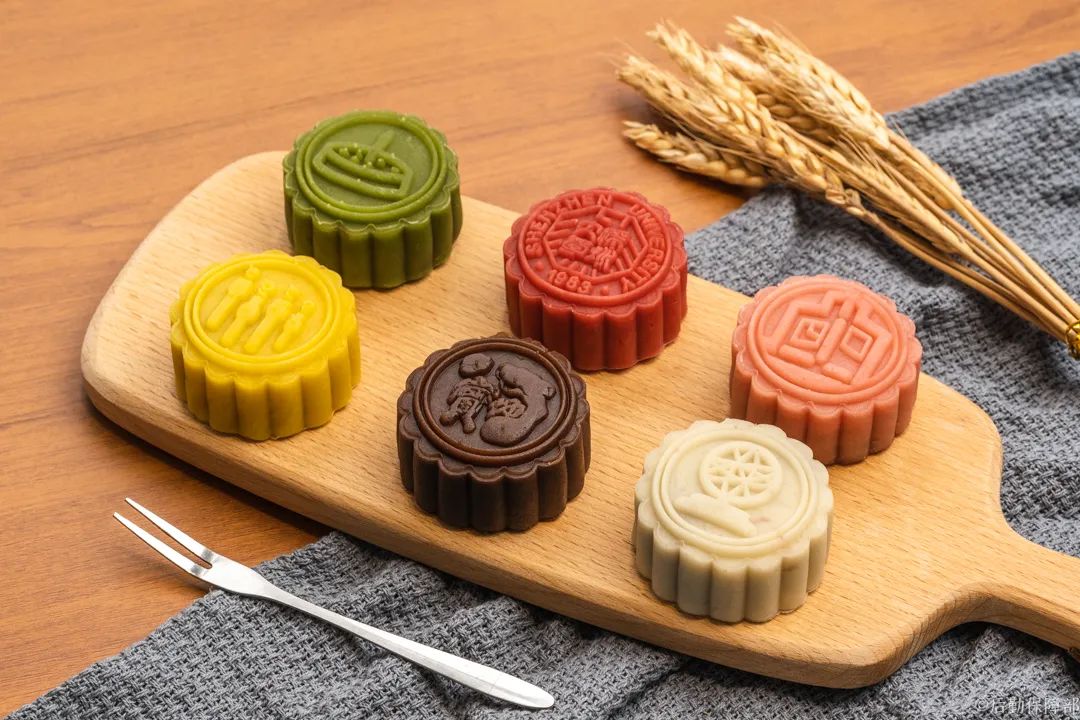 揭秘！深大新食堂即将开张，深大主题中秋月饼已上线！